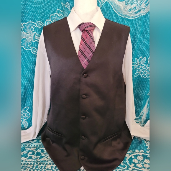 Pink Tie - Picture 2 of 3